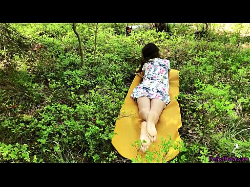 ❤️ டிண்டரில் உள்ள அந்நியன் என் பெண்ணை சுயஇன்பம் செய்து காடுகளில் உணர்ச்சிவசப்படுகிறான் ️❌ பாலியல் எங்களிடம் ❌❤